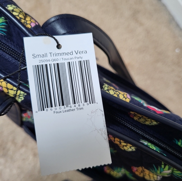 Vera Bradley Tote in Retired Toucan Party Print! NWT! - Picture 4 of 14